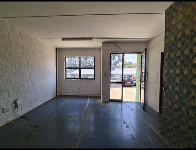 140M² WAREHOUSE TO LET IN PRESIDENT PARK
